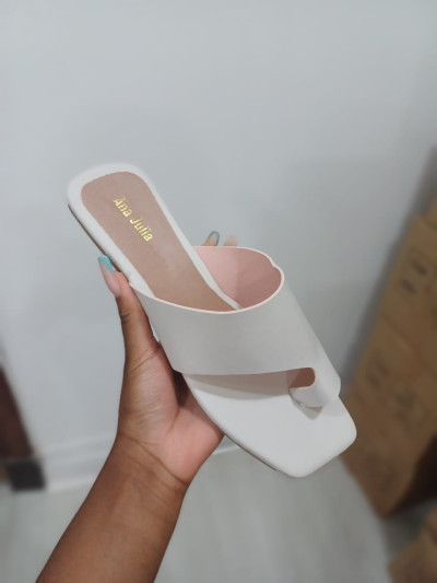 SandÃÂ¡lia Flat Dedo Trendy