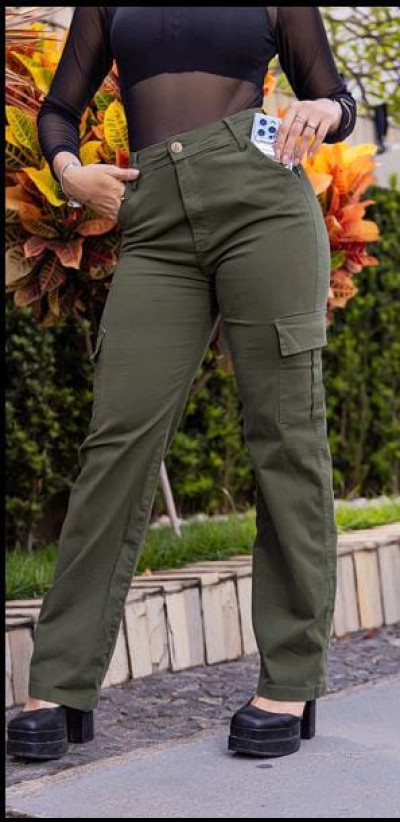 CalÃÂ§a Cargo Feminina Verde Militar - Estilo, Conforto e Funcionalidade