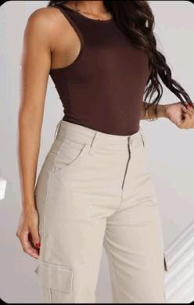 CalÃÂ§a Cargo Feminina Bege Claro  Estilo e SofisticaÃÂ§ÃÂ£o no Look Casual