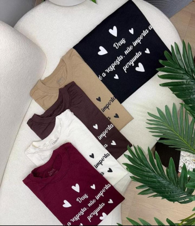 T-shirt tamanho unico Feminina Deus ÃÂ© a Resposta