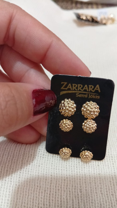 Kit de Brincos Zarrara Esferas Douradas Ã¢â¬â 3 Pares VersÃÂ¡teis