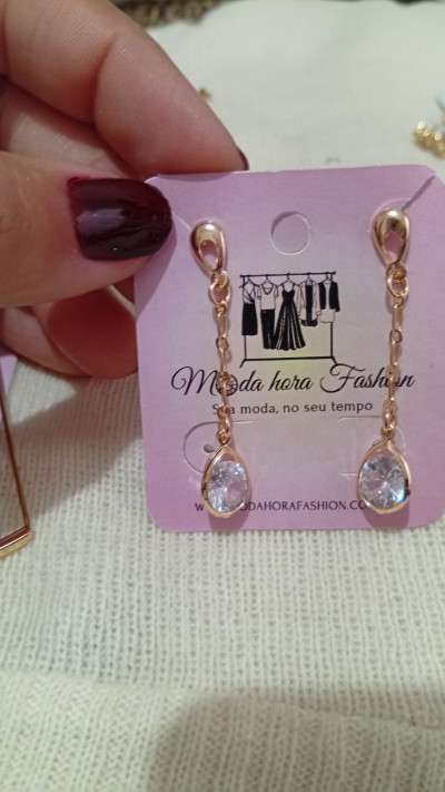 Brinco Gota Glam Ã¢â¬â Delicadeza e Brilho em Cada Detalhe