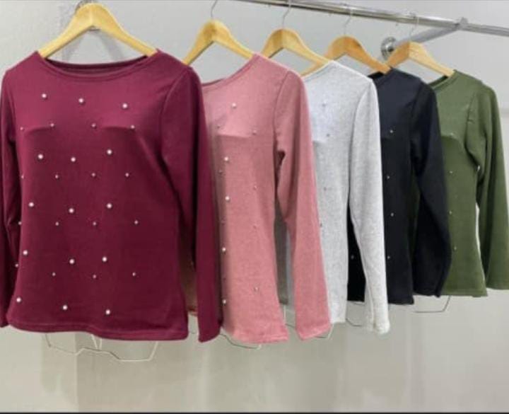Blusa Feminina com PÃÂ©rolas Aplicadas Manga Longa