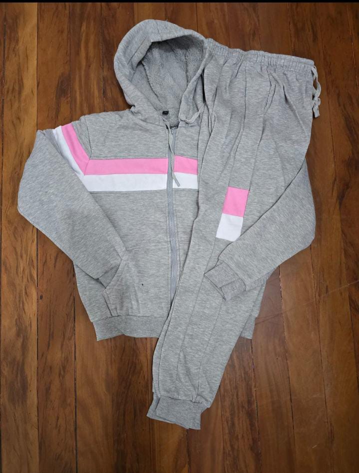 Conjunto Moletom Feminino com Capuz